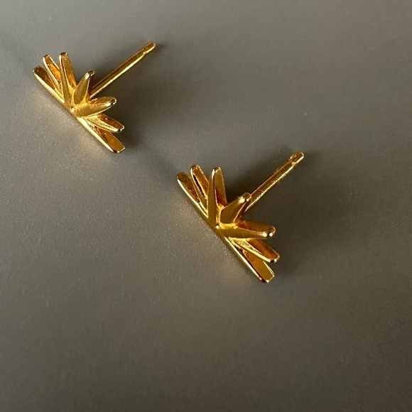 24k Gold Vermeil Simple Half Circle Spike Stud Earrings - Picture 6 of 10